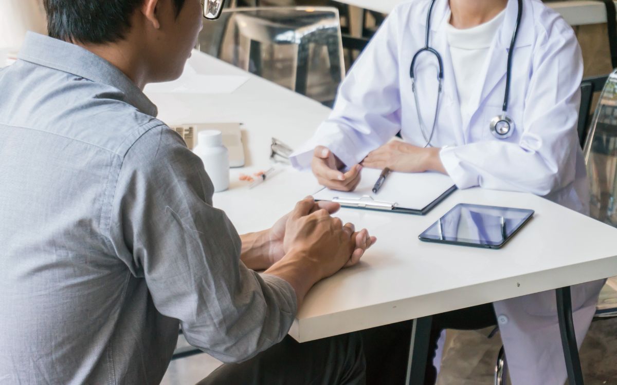 reunión médico paciente